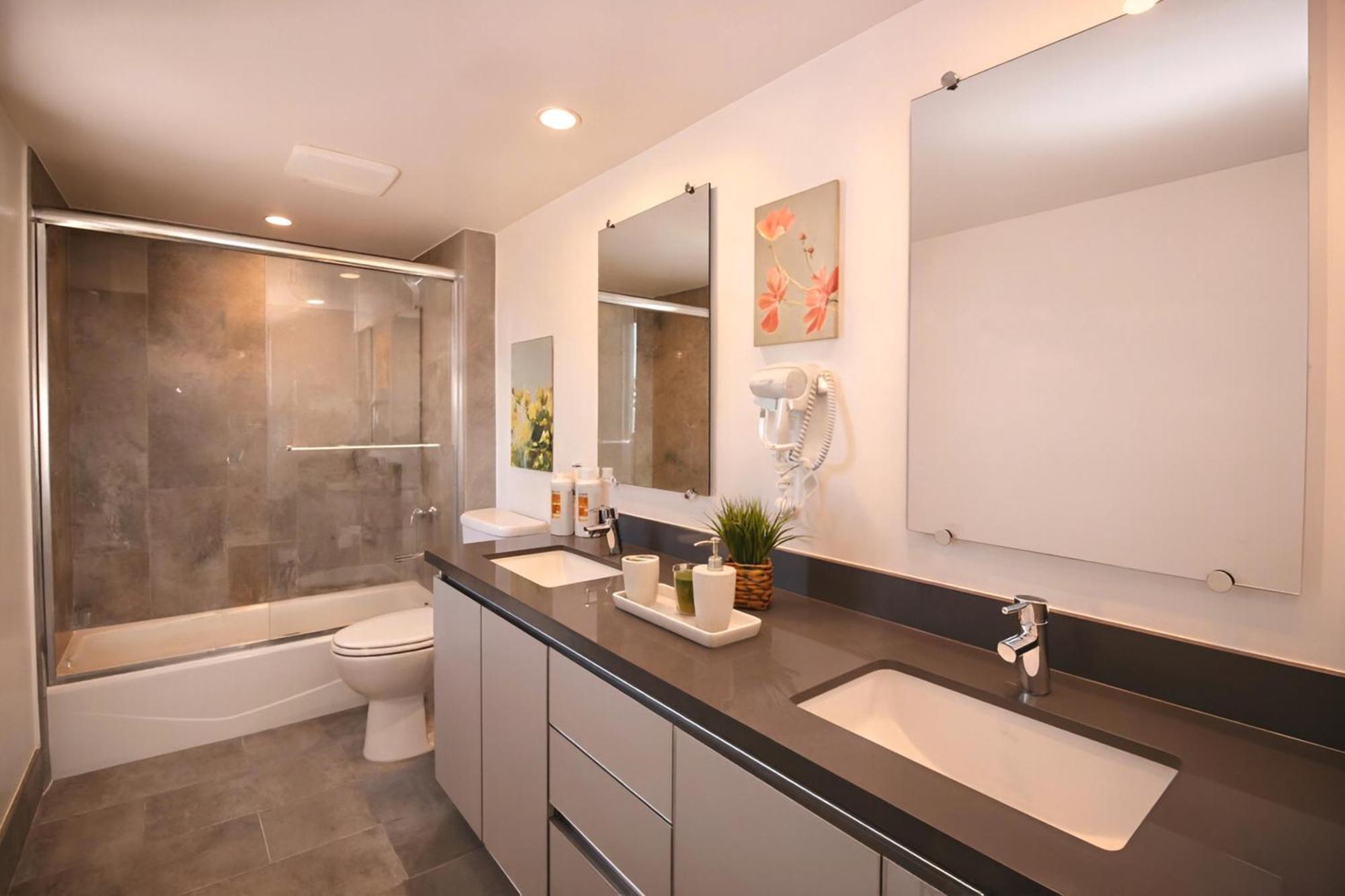 Los Angeles Premium City Suites - Free Secured Parking — Photos 2